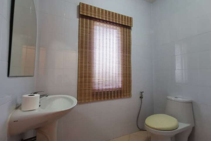 Room 53 of 79