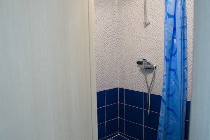Room 10 of 30