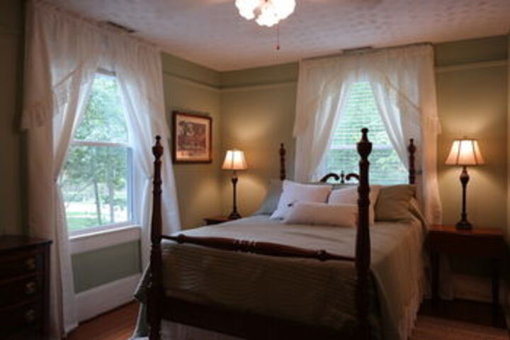 Room 16 of 38