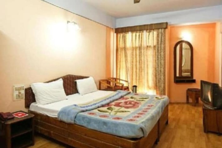 Goroomgo Radha Continental Nainital