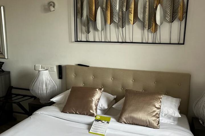 Room 13 of 44