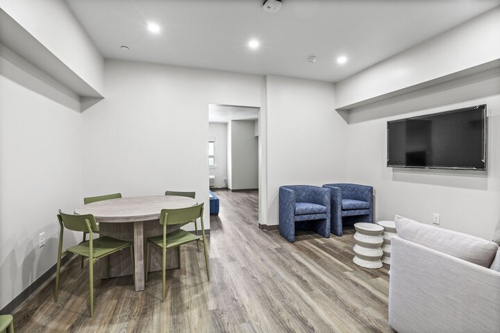 Room 10 of 20