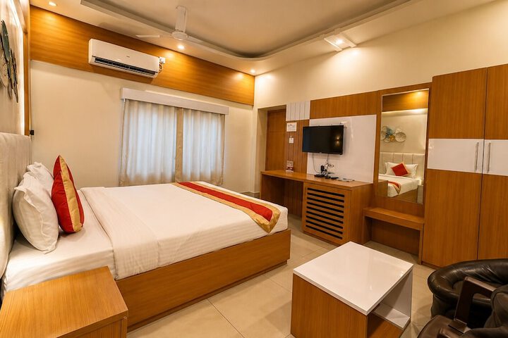 Room 33 of 74