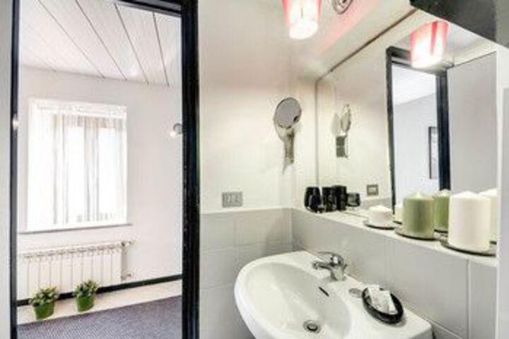 Room 26 of 330