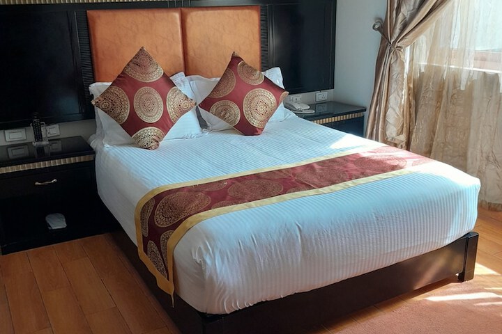 Room 3 of 9