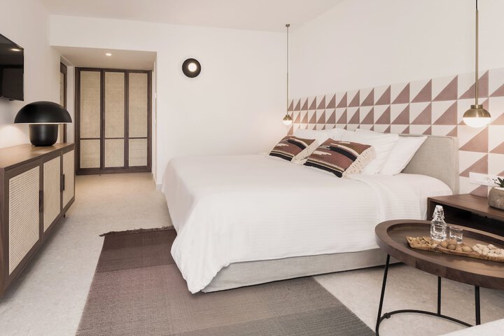 Room 43 of 133