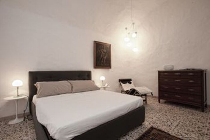 Room 13 of 35