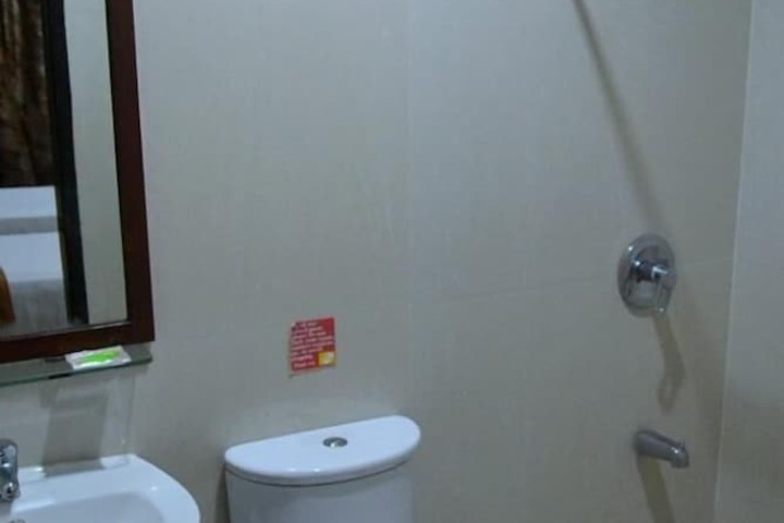 Room 8 of 16