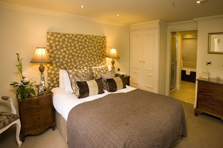 Room 9 of 50