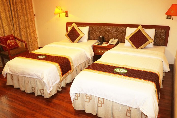 Room 6 of 38