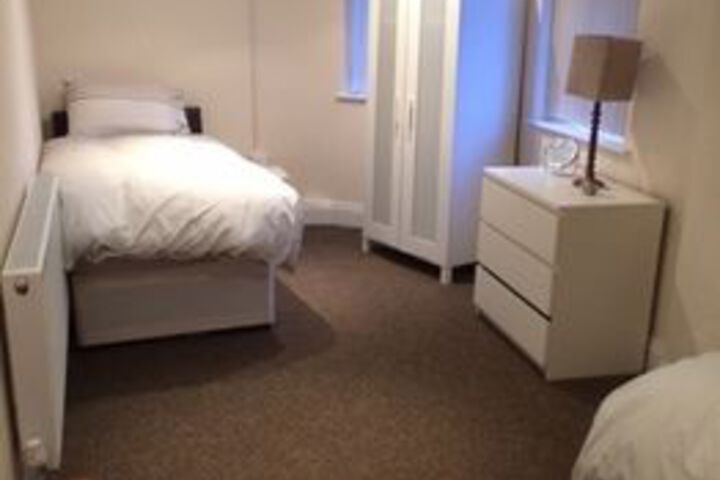 Room 10 of 17