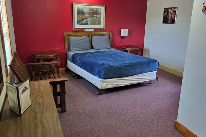 Room 34 of 69