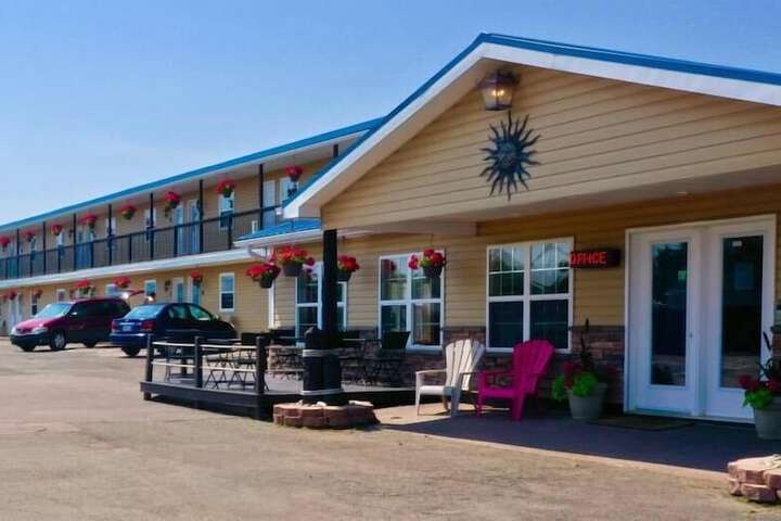 Parlee Beach Motel