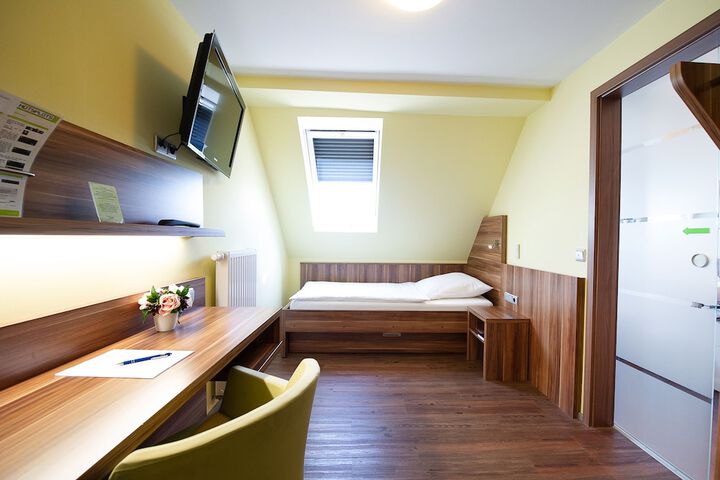 Room 9 of 49