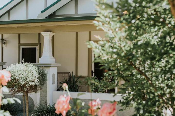 A MARKET PLACE MUDGEE