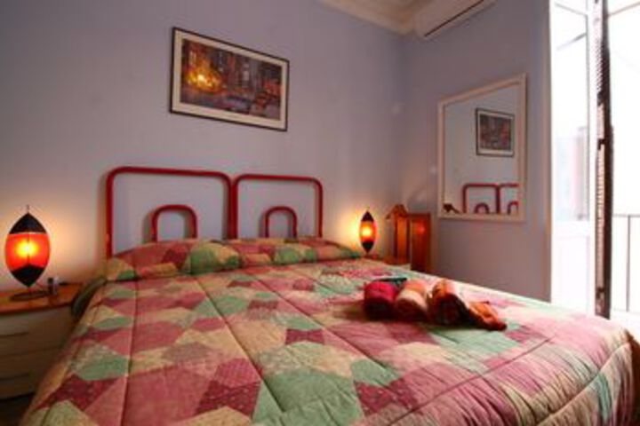 Room 17 of 27