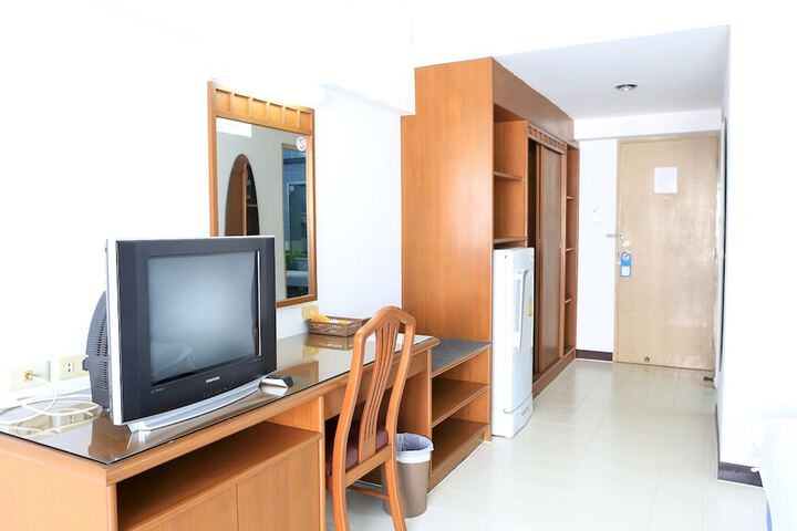 Room 9 of 17