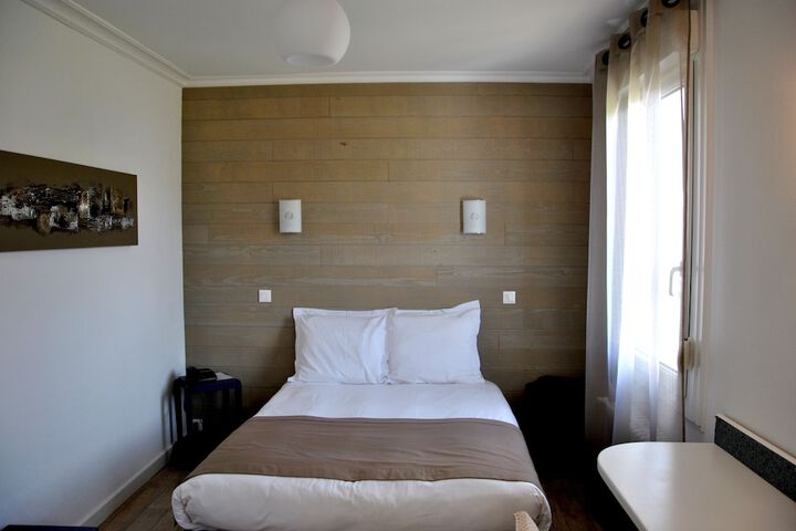 Room 2 of 16