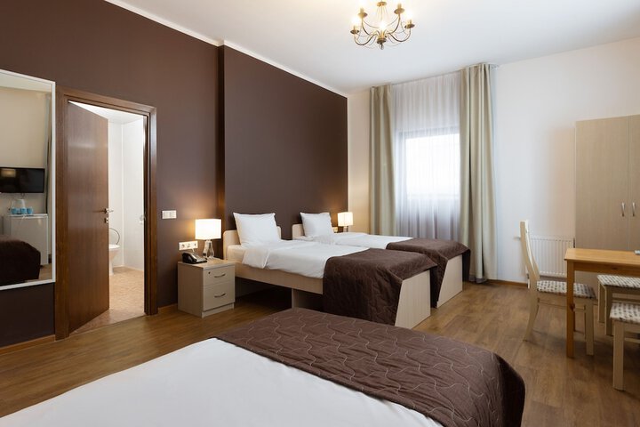 Room 14 of 36
