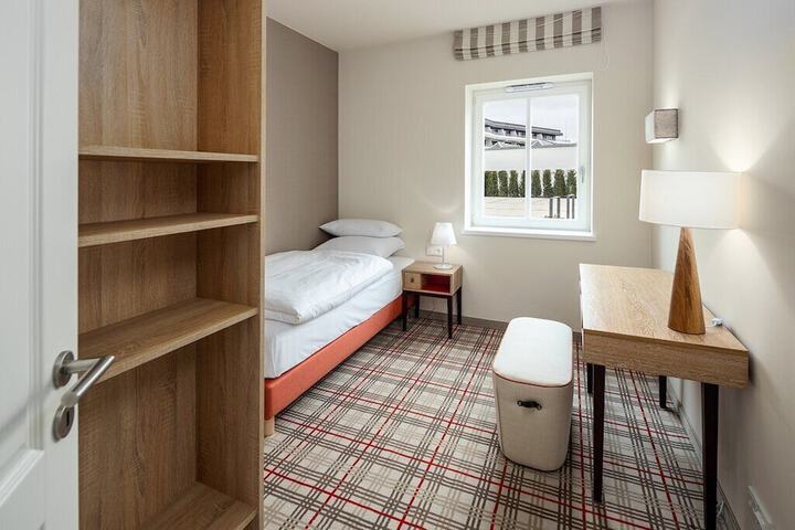 Room 28 of 81
