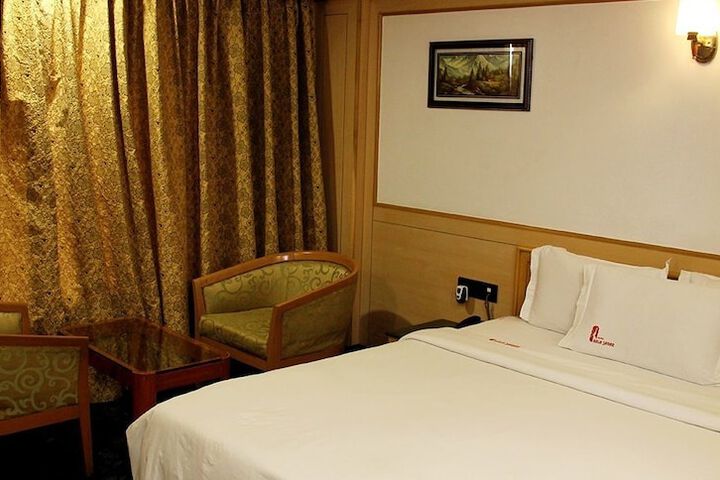 Room 8 of 41