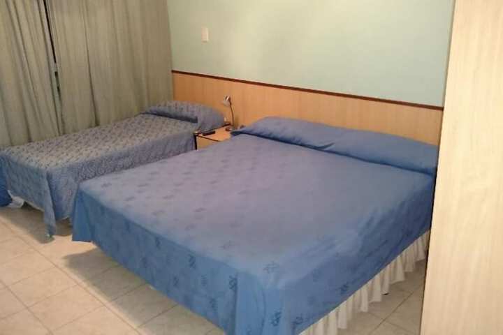 Room 9 of 16