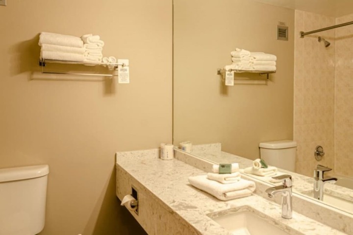 Room 195 of 266