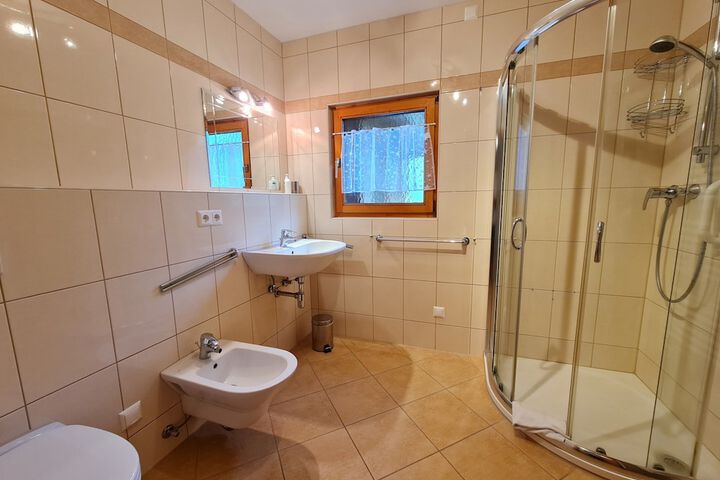 Room 15 of 27