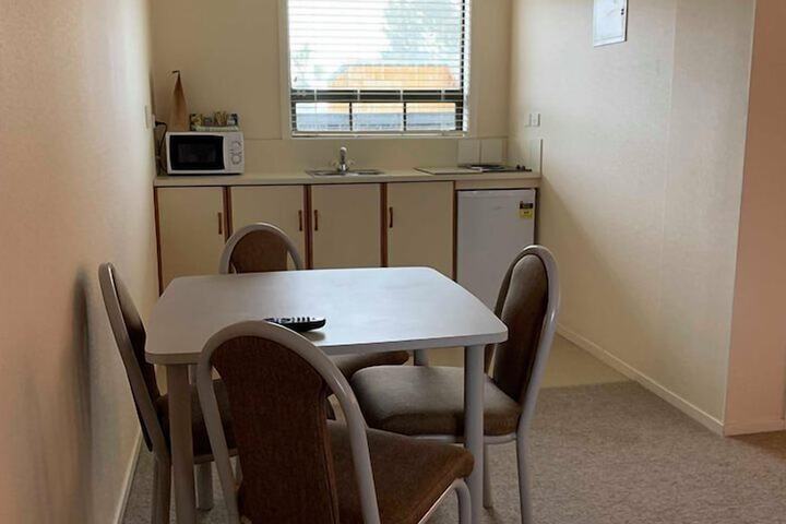Room 11 of 32