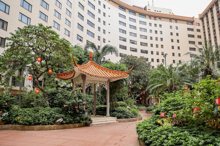 Hotel Exterior 49 of 50
