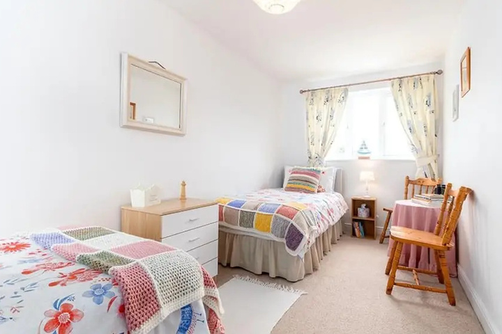 Room 5 of 20