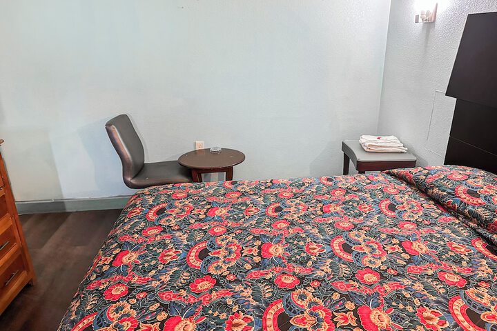 Room 13 of 110