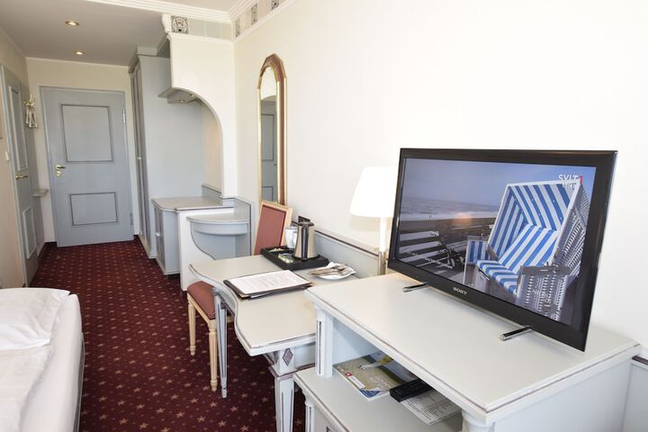 Room 26 of 73