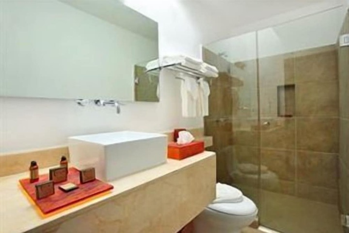 Room 14 of 22