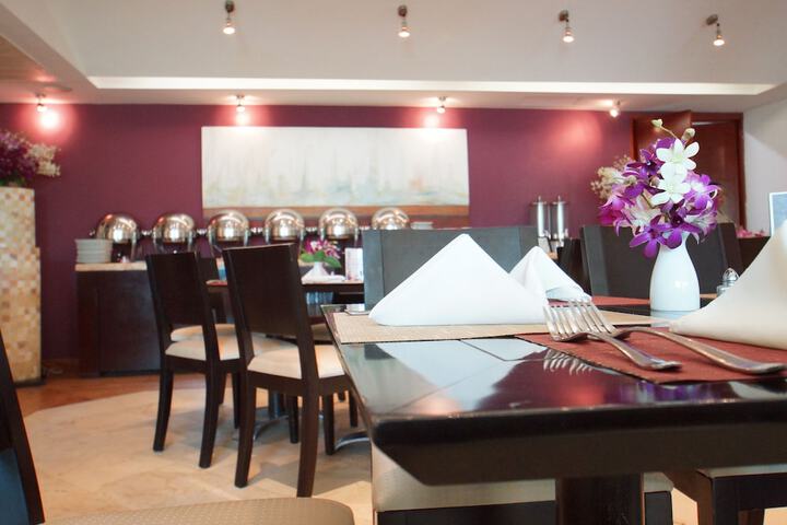 Dining 60 of 84
