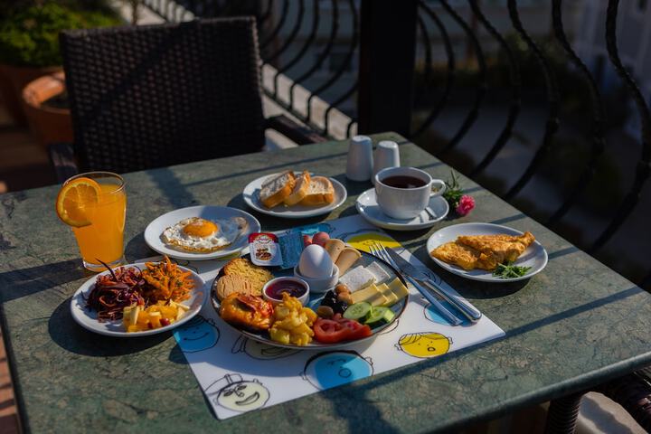 Breakfast buffet