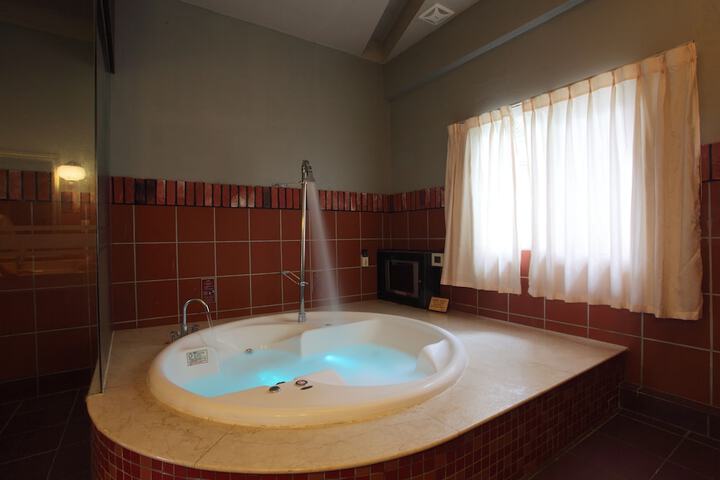 Hot Tub 167 of 263