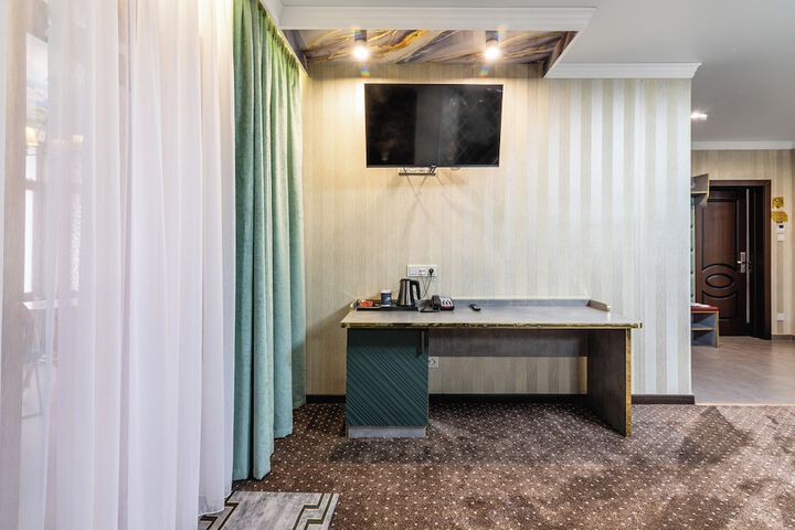 Room 21 of 84