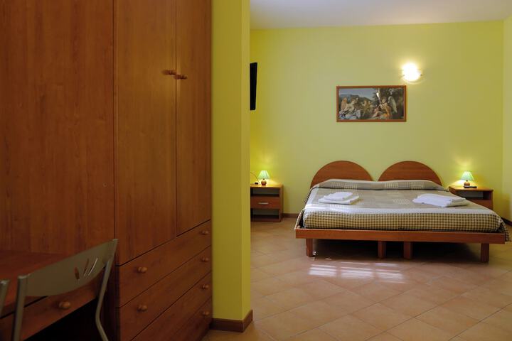 Room 10 of 52