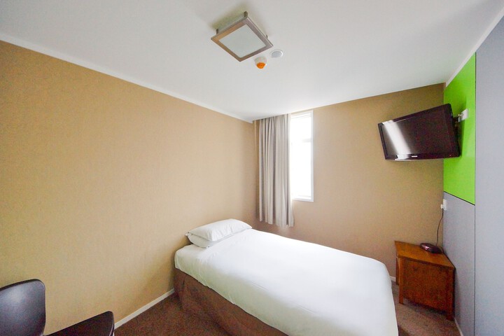 Room 3 of 53