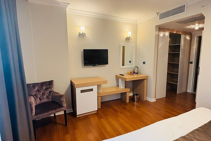Room 21 of 68
