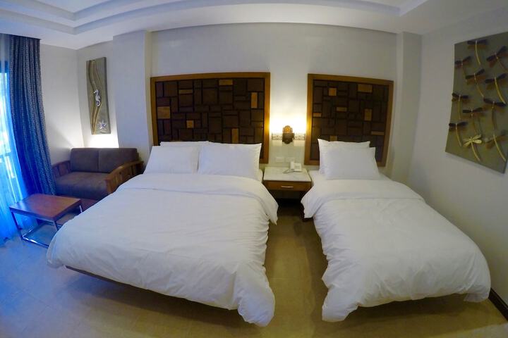 Room 11 of 68