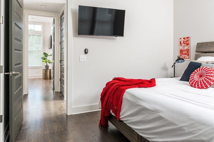 Room 9 of 28