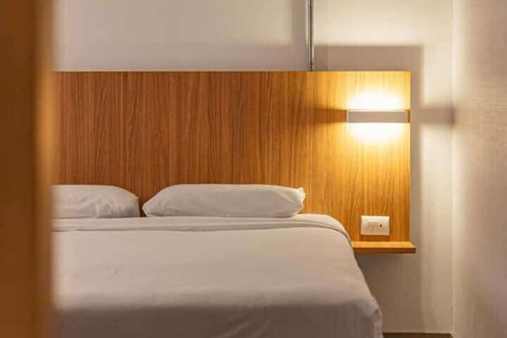 Room 6 of 24