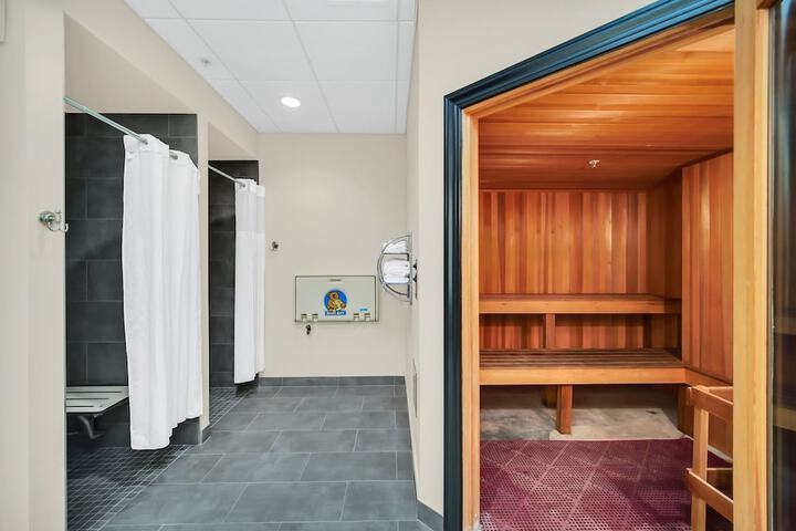 Room 26 of 27