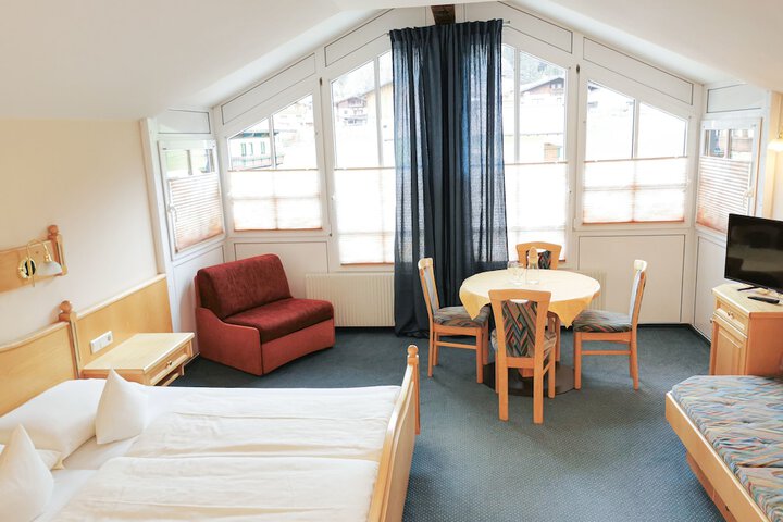 Room 11 of 46