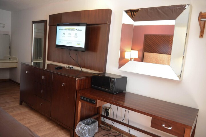 Room 26 of 43