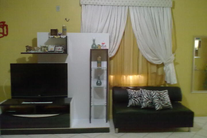 Room 4 of 85