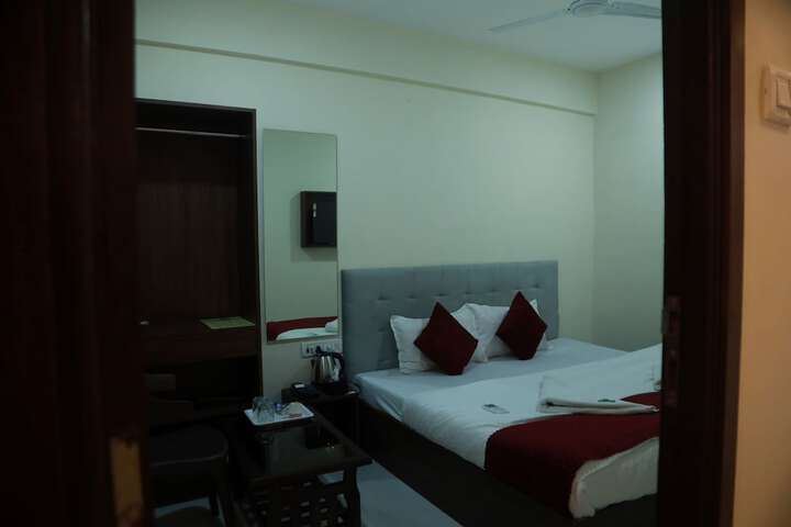 Room 12 of 19