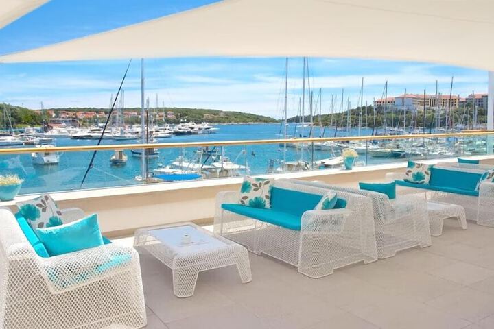 Sundeck 66 of 70